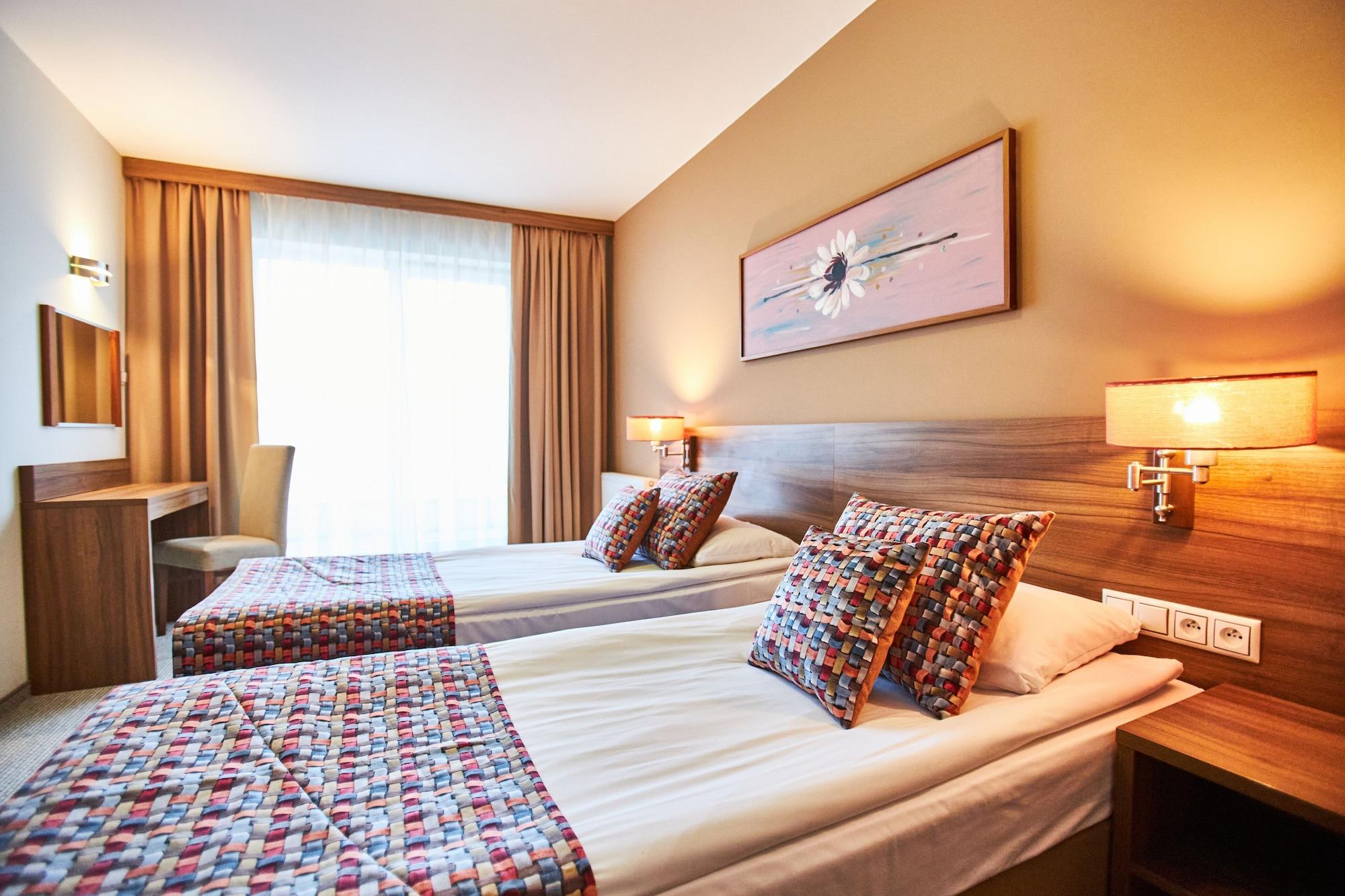 Arche Pulawska 3* Warszawa